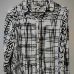 Love, Fire Black & White Plaid Flannel Button Down Womens Shirt Size M